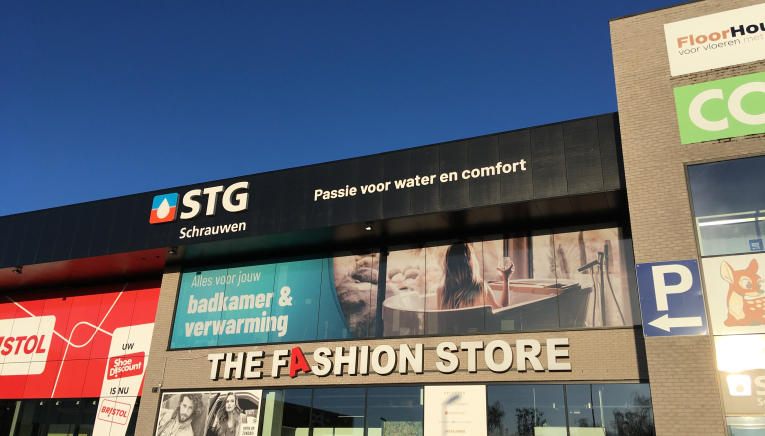 STG Turnhout toonzaal badkamers en verwarming